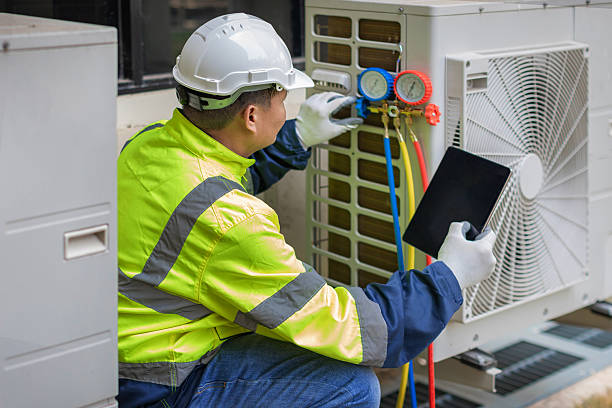 Professional Ductwork Repair technician working in Lexington, IL